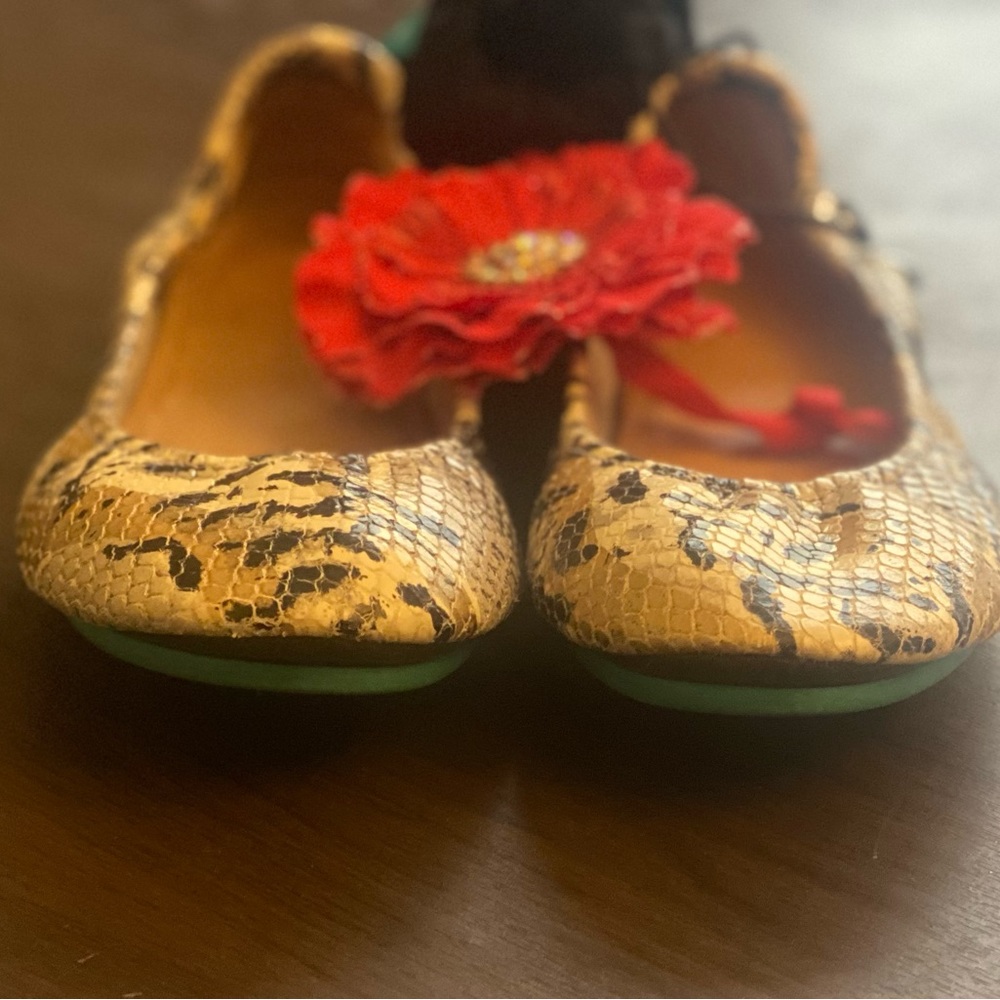 Size 9 Tieks Sand Snakes